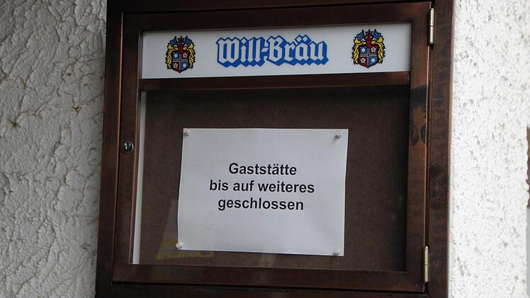 Gaststätte geschlossen: Seit 27. August leben Flüchtlinge im Weißen Ross.