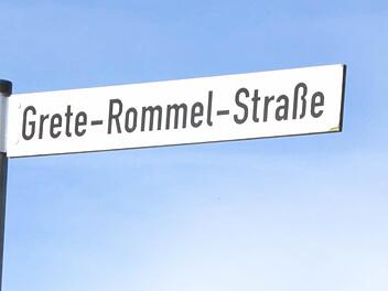 In Bad Staffelstein gibt es eine Grete-Rommel-Straße, einen Kunigundenweg, eine Alberadastraße und eine St.-Anna-Straße - alle anderen Straßen sind nach Männern, Blumen oder Orten getauft. Foto: Matthias Einwag