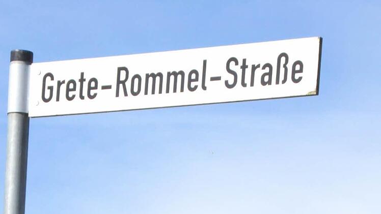 In Bad Staffelstein gibt es eine Grete-Rommel-Straße, einen Kunigundenweg, eine Alberadastraße und eine St.-Anna-Straße - alle anderen Straßen sind nach Männern, Blumen oder Orten getauft. Foto: Matthias Einwag