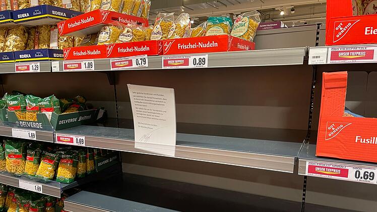 Hof: Hilfsorganisationen kaufen Regale bei Marktkauf leer - wie ist die Lage bei Edeka, Aldi und Lidl?