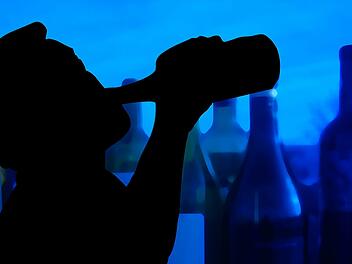 Symbolbild: Betrunken, trinken, Alkohol
