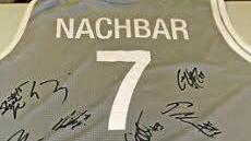 Wertvolle Meister-Autogramme auf dem Trikot des Matchwinners "Boki" Nachbar. Der gesamte Trikotsatz ("Freakcity zeigt Herz") wird bei "ebay" versteigert.