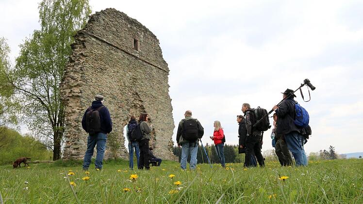 Einzigartiges Fotomotiv: Von der die Ruine Heilingskirche ist nur noch die Giebelfront erhalten. Foto: Adriane Lochner