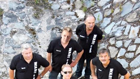 "Wart a-moll" verbinden Generationen und laden zum Tanzen, Feiern oder einfach zum Zuh&ouml;ren ein - jetzt wieder am Samstag im "Number Two".  Foto: Oli Schneider