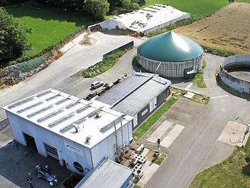 Die Hiltpoltsteiner Biogasanlage der Naturstrom AG aus der Vogelperspektive Foto: Petra Malbrich