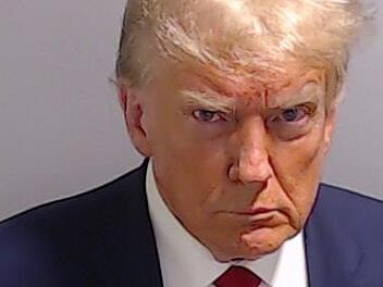 Donald Trump hat in einem Social-Media-Video einen Golfball auf Bruce Springsteen geschossen.