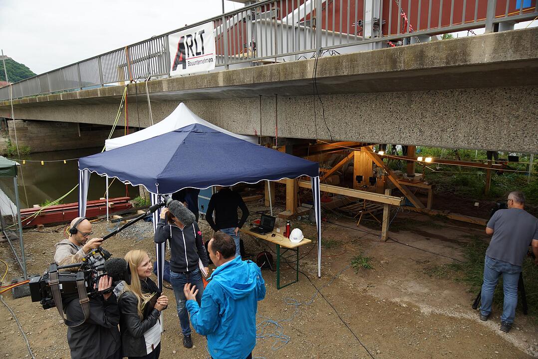 Belastungstest: So viel hält die Saalebrücke aus
