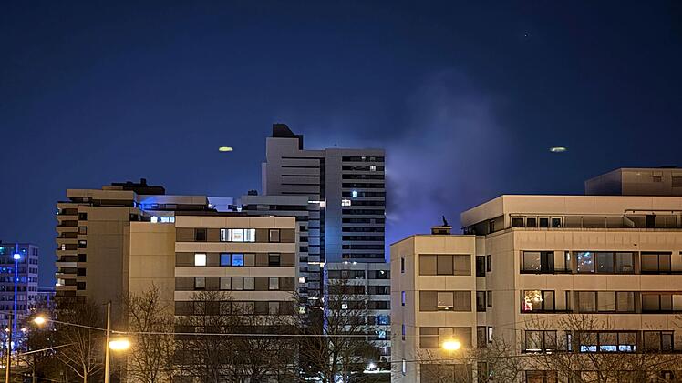 Nürnberg: Brand in 22-stöckigem Wohnhaus - Bewohner leblos aufgefunden