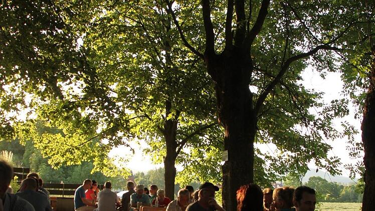 Der Biergarten im Sommer. Foto: Matthias Einwag