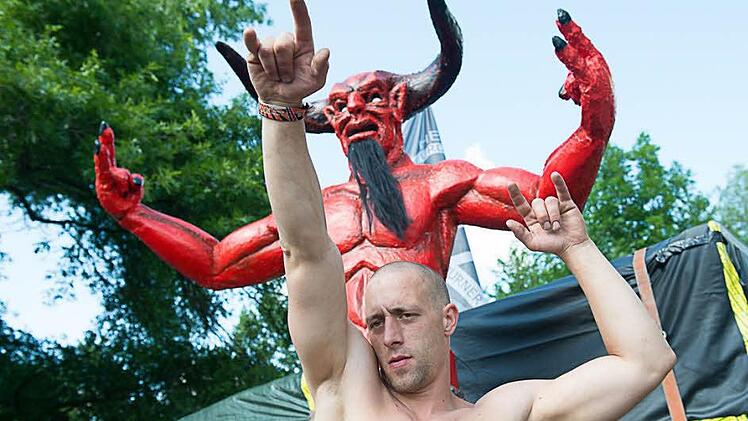 Karl (30) und der Rock Gott.