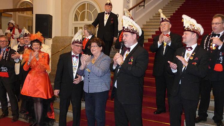 Empfang mit (von links) Bürgermeister Stefan Pöhmann, MdL Inge Aures, Vizepräsident Werner Kilian, Landtagspräsidentin Barbara Stamm und Präsident Bernhard Schlereth