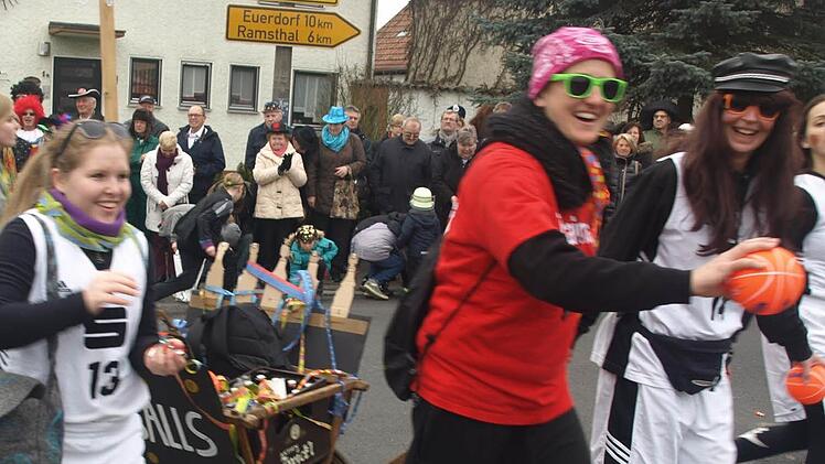 Impressionen vom Faschingszug in Ebenhausen 2016 Foto: Stefan Geiger