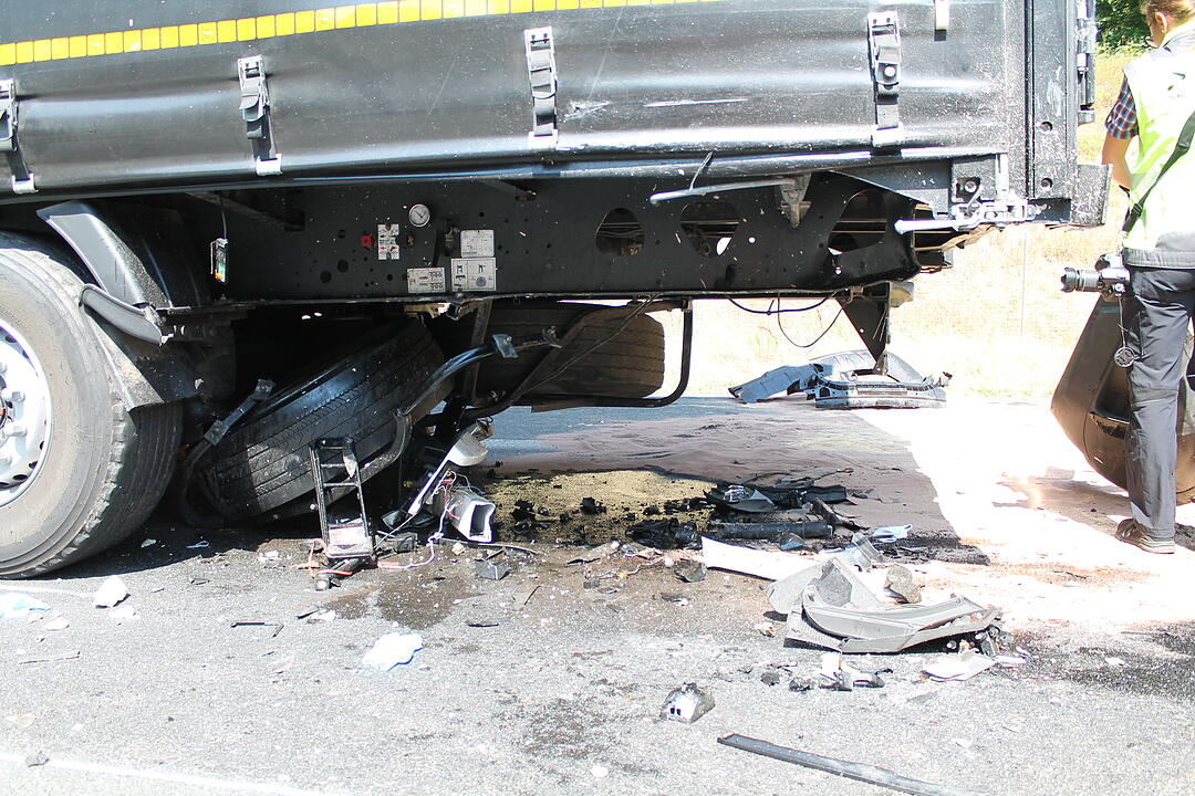 Lkw-Fahrer überlebt Unfall nicht