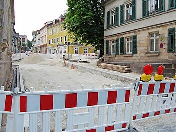Straßensanierungen können für die Anlieger teuer werden, wenn die Gemeinde eine Straßenausbaubeitragssatzung erlassen hat. Coburg hat noch keine solche Satzung - und der Verband Wohneigentum würde sie am liebsten ganz abschaffen. Foto: Oliver Schmidt/CT-Archiv