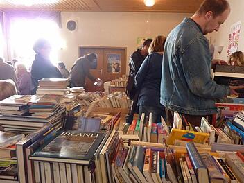 Der Gemeinderat tat sich schwer damit, für die Bücherei 1023 Euro für die Anschaffung einer arbeitserleichternden Software zu bewilligen. Der Bücherflohmarkt am Sonntag, 23. Oktober, könnte zu diesem Kauf einen wichtigen Beitrag leisten. Foto: Charlotte Wahler