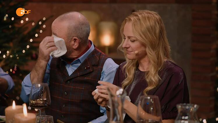 F&uuml;r Annika Ra&szlig;bach ist es das erste "Bares f&uuml;r Rares"-Weihnachtsfest. Beim R&uuml;ckblick auf ihre Anf&auml;nge als Expertin kommen auch Horst Lichter die Tr&auml;nen.