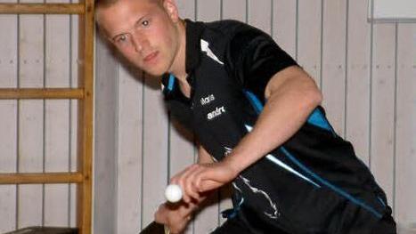 Beim 9:6-Auswärtserfolg des SV Rothenkirchen gewann der aus Steinberg stammende Marius Eber ein Einzel und das Doppel zusammen mit Oliver Reinhardt. Foto: Hans Franz