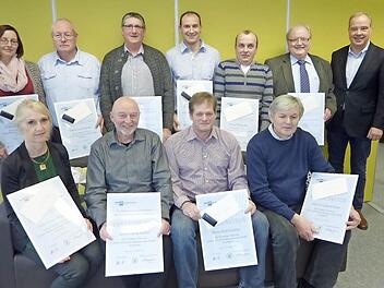 Groß war die Zahl der Jubilare, die seit 40, 35, 30 und 25 Jahren bei Ass in Stockheim beschäftigt sind. Ganz rechts Geschäftsführer Matthias Stegner Foto: Gerd Fleischmann