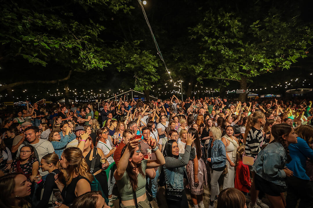 Impressionen vom größten Weinfest in Franken!