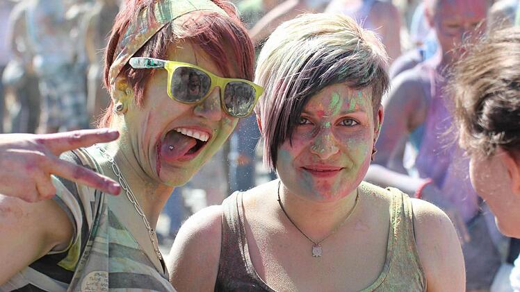 Juni: Kronach feiert Holi-Fest der Farben: Da bekommt man doch Lust auf Farbe! Foto: Vanessa Schneider