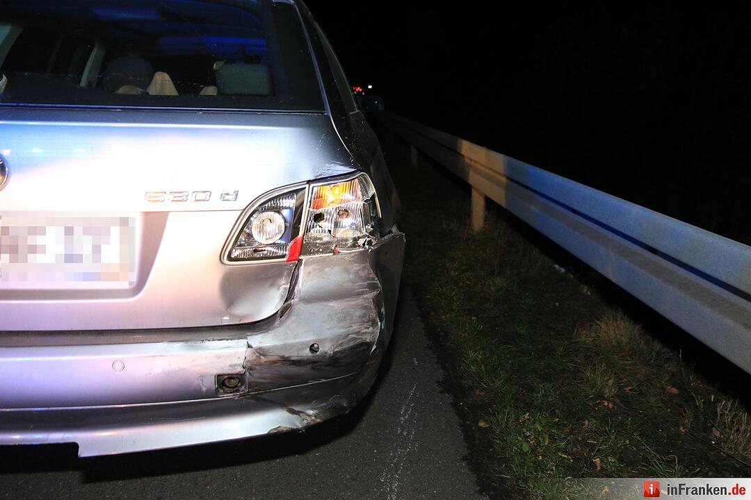 Sessel auf A73 sorgt für Unfall