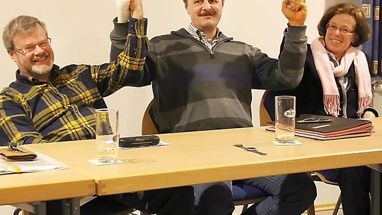 Hand in Hand soll's weitergehen: Alexander Hippeli, Oliver Kröner und Gisela Röder, die Sprecher der Alternativen Liste.