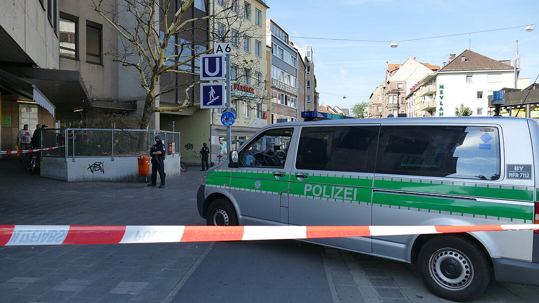 Großeinsatz in Nürnberg: Polizei fahndet nach Flüchtigem