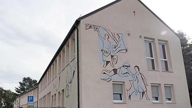 Der Fl&uuml;gel der Carl-Platz-Schule in Richtung Edergasse wird saniert und teilweise umgebaut. Foto: Richard S&auml;nger