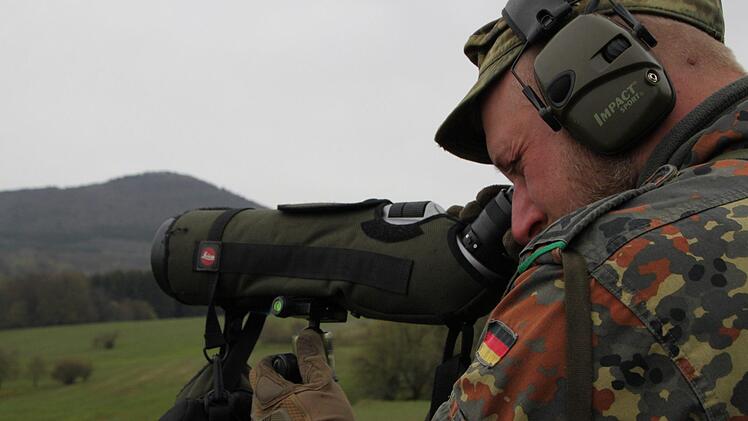 Zunächst wird das Ziel ausfindig gemacht. Foto: Ulrike Müller