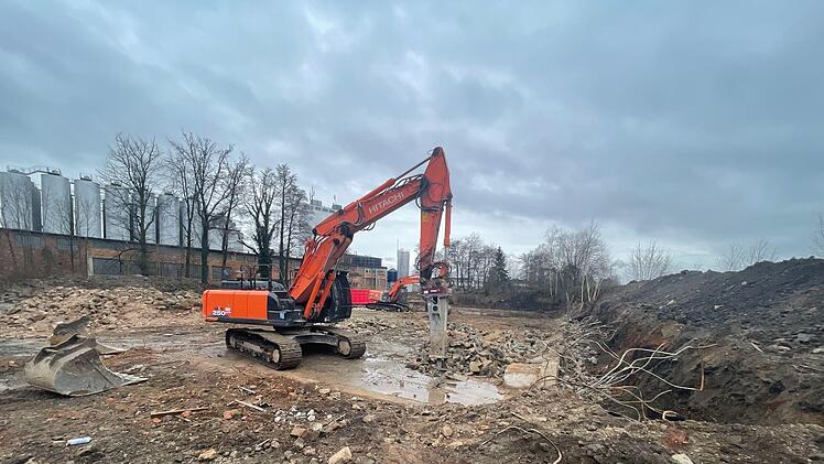 Die alte Baumwolllagerhalle ist verschwunden.  Foto: Jürgen Gärtner
