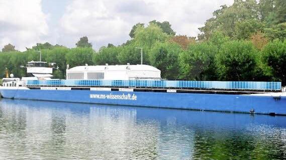 Die MS Wissenschaft macht in 38 Städten Halt. Am Wochenende legt das Schiff an der Bamberger Schleuse an.