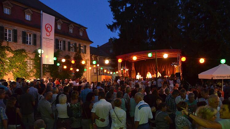 Großer Andrang herrschte beim Auftritt der "Jets".  Fotos: Peter Rauch