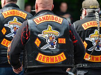 Sechs LKA-Beamte müssen sich in der V-Mann-Affäre im Zusammenhang mit der Rockergruppe «Bandidos» vor dem Landgericht in Nürnberg verantworten.  Foto: Marius Becker/dpa