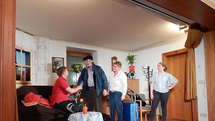 Es geht gleich auf Reisen: Jens Rödel, Eberhard Einwag,  Sandra Zimmermann und Vanessa Adler (von links).Horst Wunner