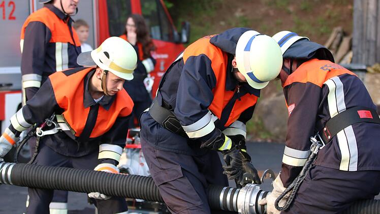 Leistungsprüfung bei der Feuerwehr. Sebastian Schmitt