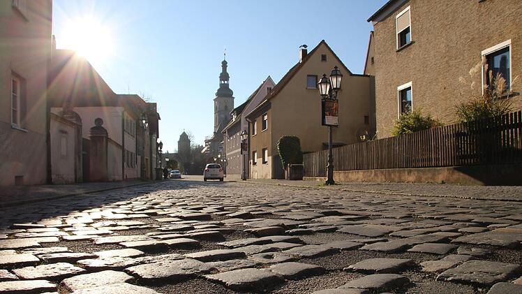 Die Sanierungen der Straßen - wie hier die Steinwegstraße - werden wie geplant angegangen.  Foto: Andreas Dorsch