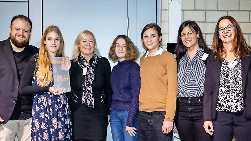 Mit Andrea Niedzela-Schmutte vom Kultusministerium.