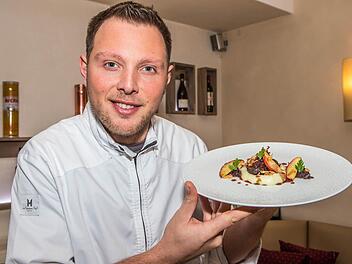 Carmelo Mirco Iuliano hat schon in Sterne-Küchen gekocht. Nun zieht es ihn nach Kronach. Foto: Corinna Igler