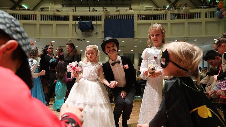 Impressionen vom Kulmbacher Kinderfasching in der Stadthalle Barbara Herbst