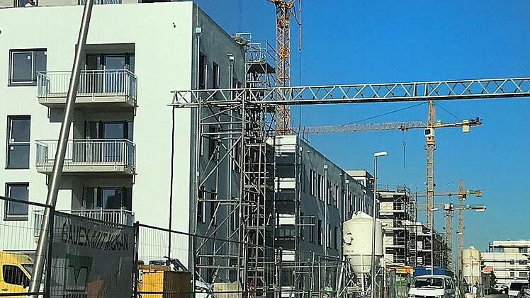 In der Aristide-Briand-Straße wird noch kräftig gebaut. Im Herbst soll es allerdings die ersten bezugsfertigen Einheiten geben.