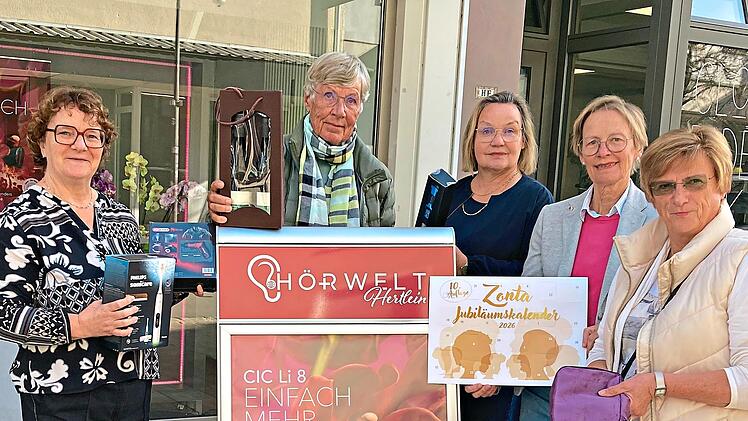 Das Foto zeigt die Zontians vom Projektteam (von links): Sabine Hertlein, Ulrike Lange, Anja Lampert, Christiane Walter und Klara Weigand. Rudolf Weigand