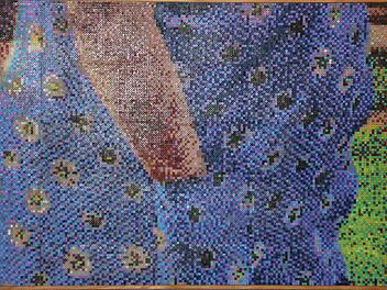 Frau im Kittel. Ein Steckperlenbild von Magdalena Drebber Alle Fotos: Rudolf Görtler