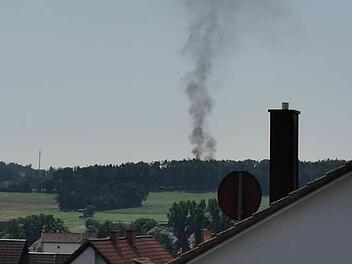 A3: Lkw brennt auf Raststätte Steigerwald