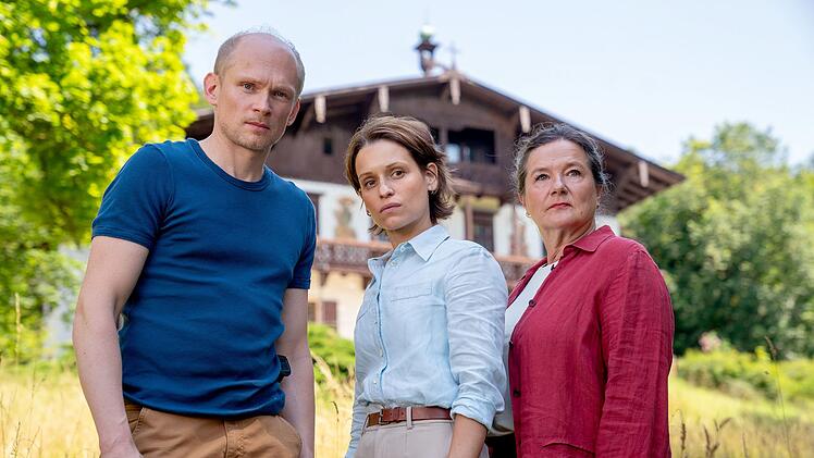Die Hauptermittler des OFA werden von Bernhard Conrad, Kristin Suckow (Mitte) und Anne-Kathrin Gummich gespielt, die diese LKA-Spezialeinheit leitet. Anne-Kathrin Gummich, die auch als Schauspiel-Professorin arbeitet, ist die Mutter der Schauspielerin Nina Gummich.