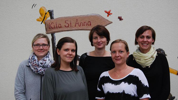Die "Neuen" im Elternbeirat der Kindertagesstätte St. Anna (von links): Bianca Martin, Stephanie Kühnlein, Nadine Leitsch, Corinna Murphy (Vorsitzende) und Nadine Kirchner. Manfred Müller aus dem alten Elternbeirat bleibt stellvertretender Vorsitzender.  Foto: Horst Conze