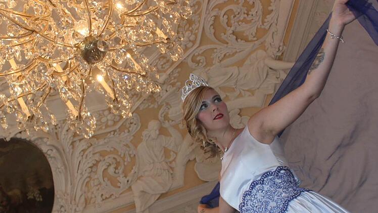 Marie-Sophie geht in der Rolle der Cinderella richtig auf Fotos: Matthias Einwag