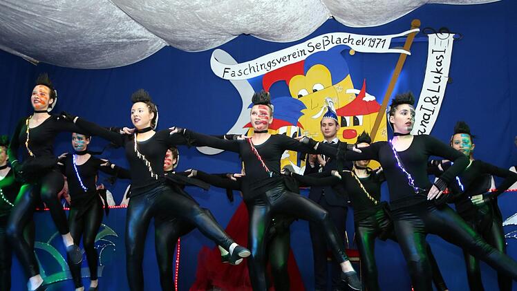 "Gefangen im Netz" lautete der Titel der mitreißenden Tanzvorführung der "Flying Feet" (Dietersdorf). Foto: Bettina Knauth