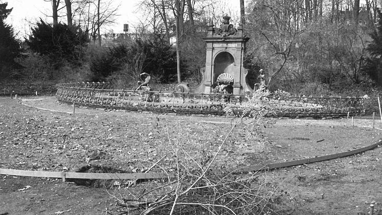 So sah der Bereich rund um den Herzog-Alfred-Brunnen im Jahr 1996 aus.Foto: Tageblatt-Archiv/Andreas Kuschbert