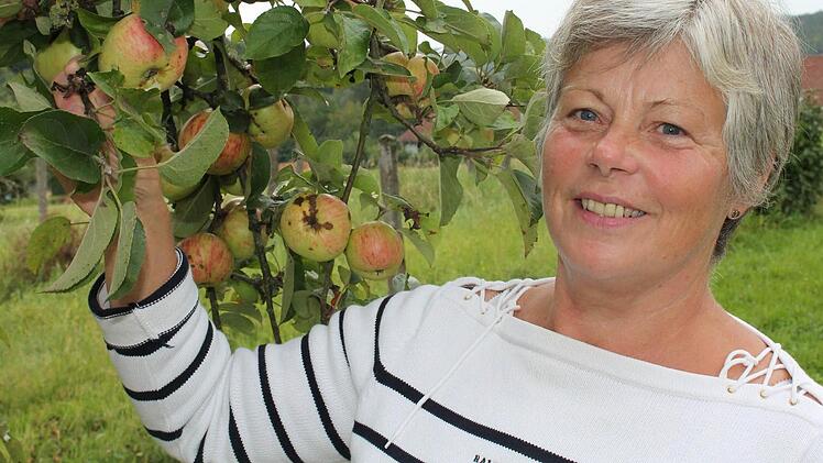 Ortsreferentin Elisabeth Kuhn bleibt optimistisch: "Einer findet sich hoffentlich immer für das Gemeindeobst." Fotos: Benedikt Borst