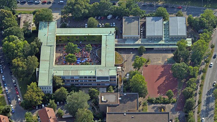 Neubau im Landkreis oder Sanierung am alten Standort in Bamberg. Das Dientzenhofer-Gymnasium ist zum Zankapfel zwischen Stadt und Landkreis geworden.  Ronald Rinklef